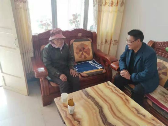 平?jīng)鲢垂鹃_展“踐行初心使命，助推脫貧攻堅(jiān)”主題黨日活動(dòng)(圖5)