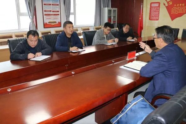 泓源公司召開(kāi)脫貧攻堅(jiān)專(zhuān)題會(huì)議(圖2)