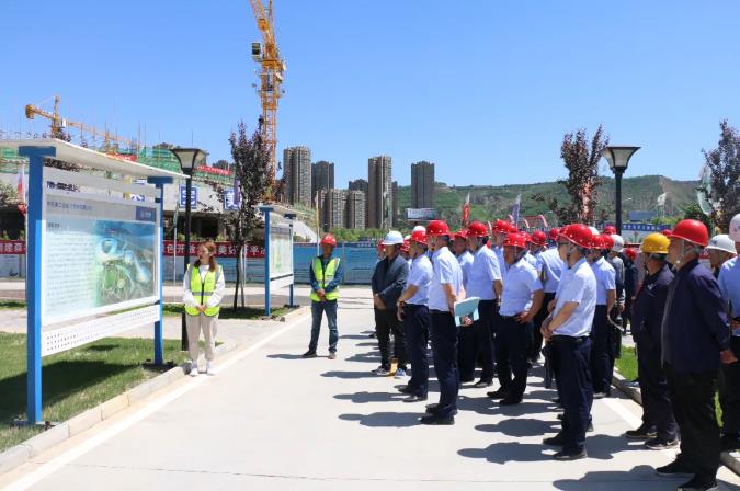 泓源公司開(kāi)展安全生產(chǎn)月活動(dòng)——重點(diǎn)建設(shè)項(xiàng)目觀(guān)摩學(xué)習(xí)(圖3)