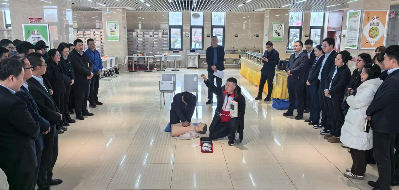 寒冬送溫暖 真情暖人心——市紅十字會機關黨支部與市產投集團公司黨委聯合開展主題黨日活動(圖3)